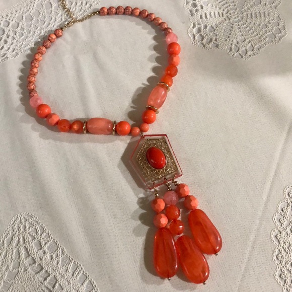 Beautiful beaded necklace - Picture 2 of 2